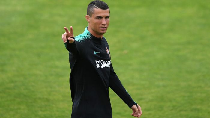 Tóc ngắn của Ronaldo